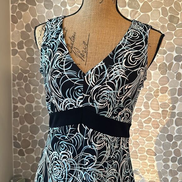 Ann Taylor LOFT black patterned dress - size 4 - Picture 2 of 4